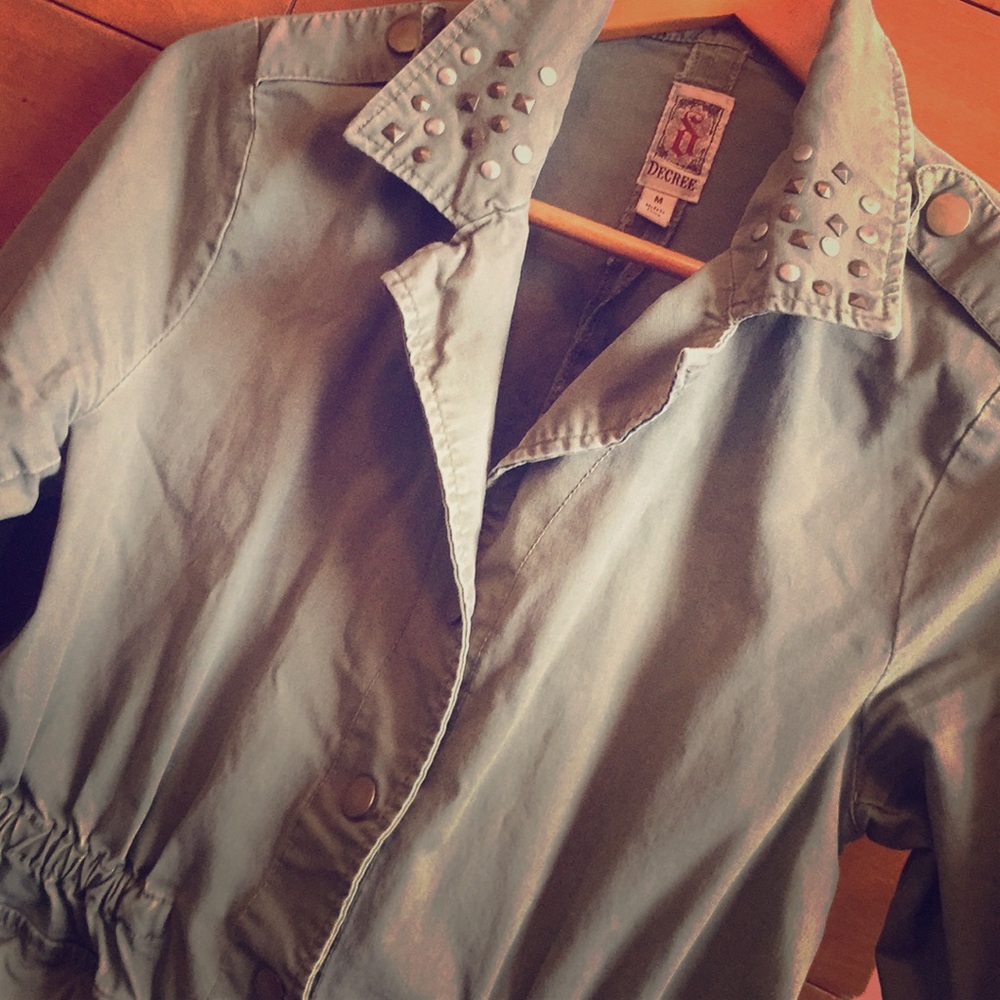 Military inspired spring jacket.